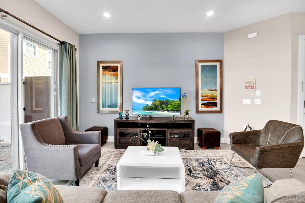 5 BR 6 BA Luxury Villa 5 min to Disneyworld Hot Tub & BBQ 112